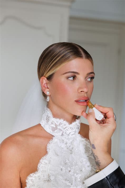 sofia richie pink chanel lipstick